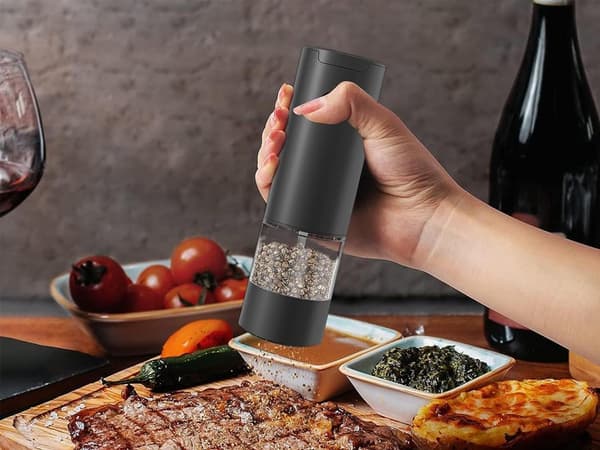 Elektrisk salt- och pepparkvarn med justerbar grovhetskontroll