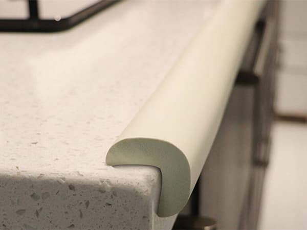 Skumtape for møbler 2m - Hvit