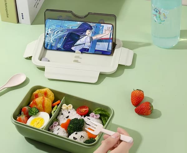 Matboks til skolen med rom og bestikk