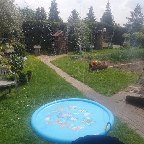Sadetusalusta lapsille - Vesileikki