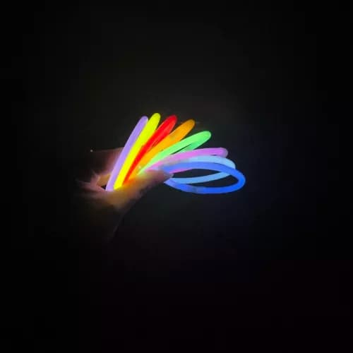 100 stk - Selvlysende Glowsticks – Armbånd