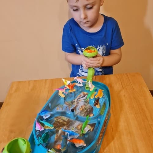 Dinosaurus taistelupeli lapsille
