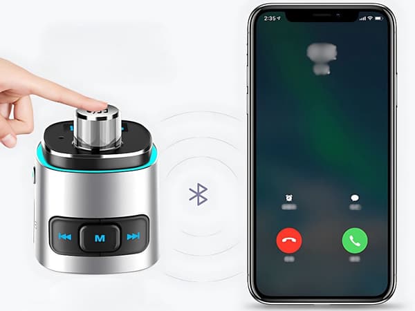FM-sender bil - Hurtigoplader 2×USB + belysning