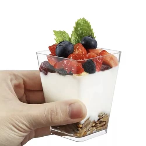 Firkantede plastbeger til mousse og dessert – 160 ml- 150-Pak