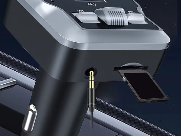 FM-lähetin Bluetooth 5.3 - Autoadapteri kahdella USB-C-liitännällä ja SD-korttipaikalla