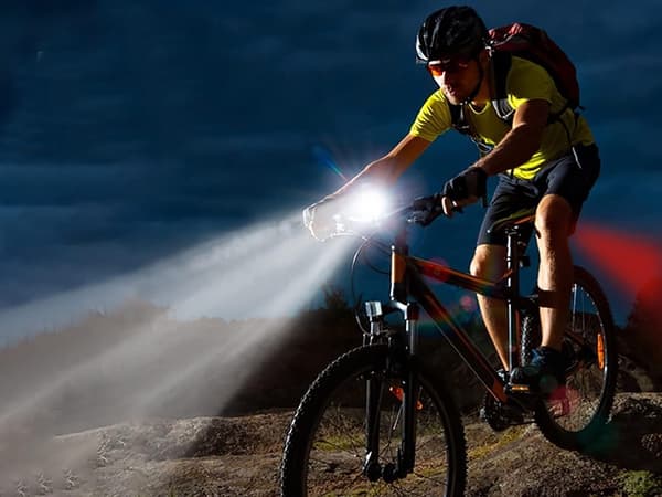 Cykellampset LED - Fram och bak med USB-laddning