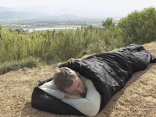 Sovepose Mummy - Varm campingpose med etui
