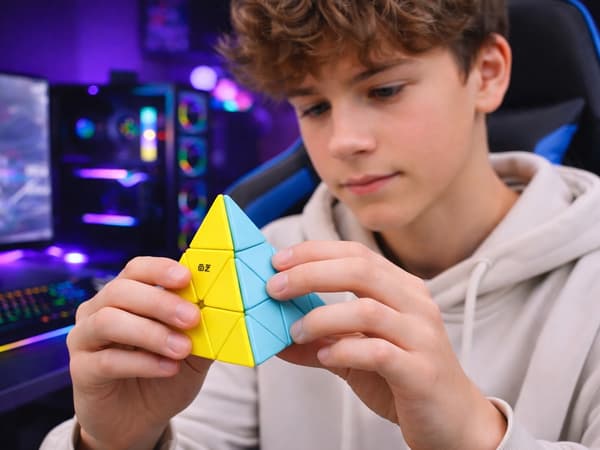 Pyramidi speedcube