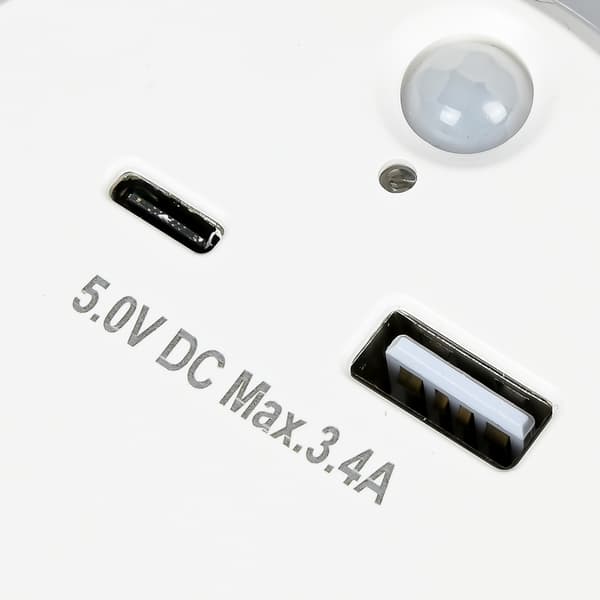 Nattlampe USB-A og USB-C med dag/natt- og bevegelsessensor