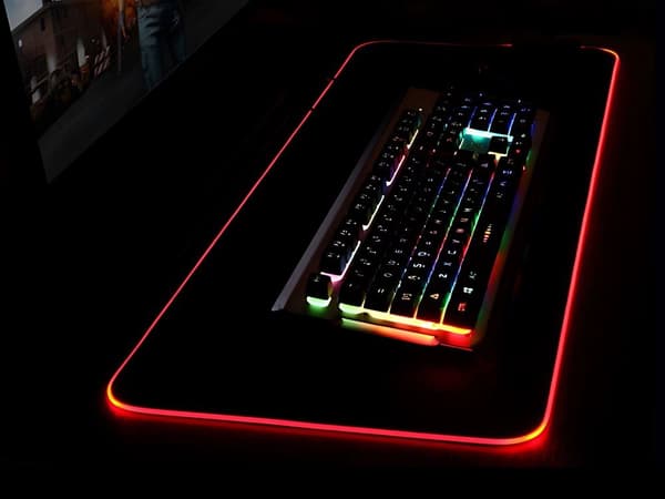 Gaming Musemåtte med LED-lys - 90x40cm - RGB