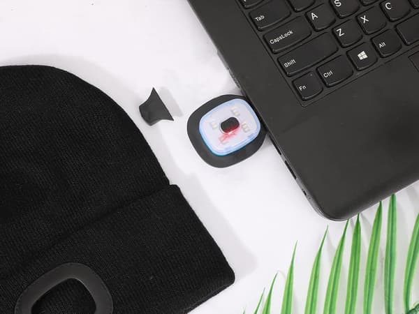 Vinterhue med LED - Sort USB, 3 lystilstande