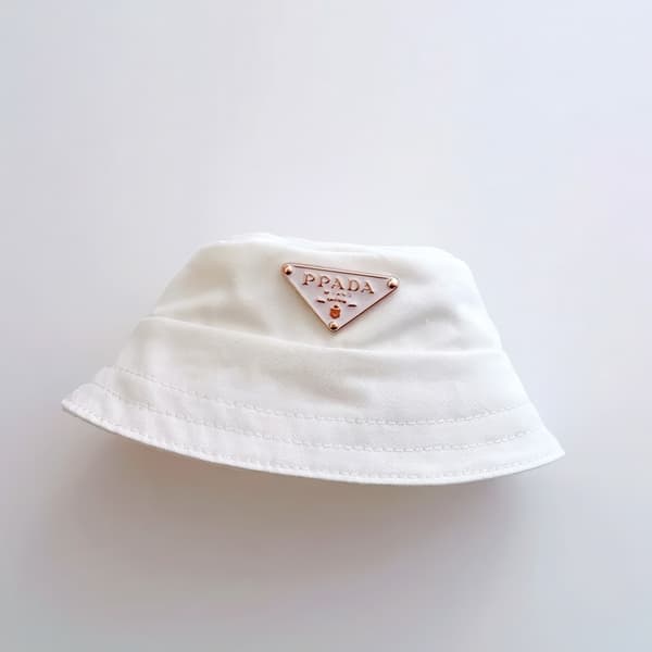 Kläder för Labubu / Dockkläder Set – Hängselbyxor & Hatt PPADA - White