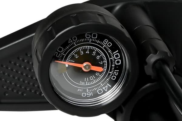 Sykkelpumpe med manometer