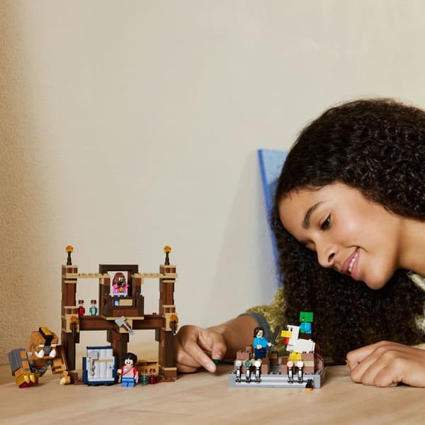 LEGO Minecraft Skogsherrgårdens stridsring 21272