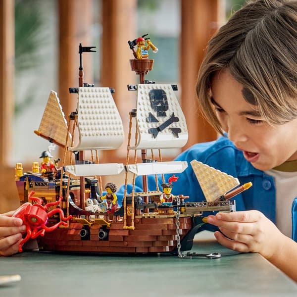 LEGO Creator Ikoniskt piratskepp 31387