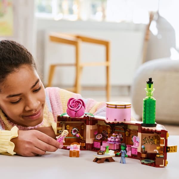 LEGO Wicked Glinda och Elphabas studentrum 75683