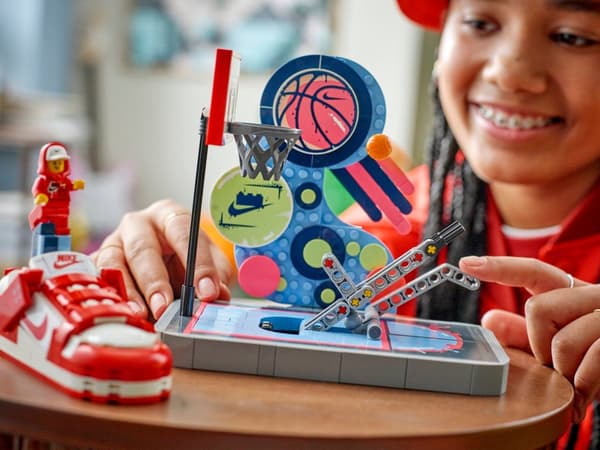 LEGO Nike Nike Dunk Trickshot 43021