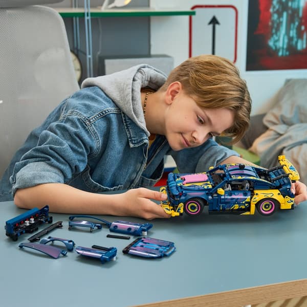 LEGO Technic Specialdesignad Ford Mustang GT bil 42236