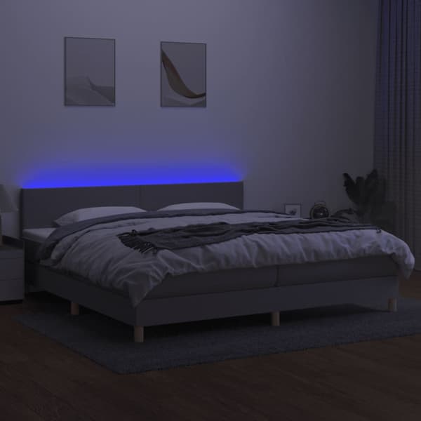 Ramsäng med madrass & LED ljusgrå 200x200 cm tyg