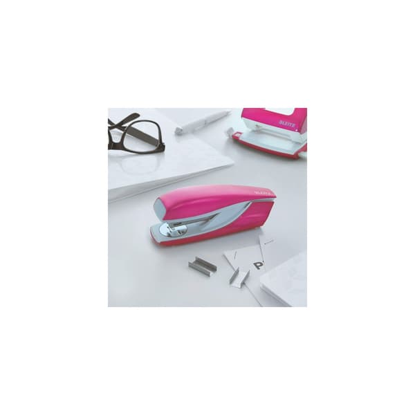 Häftapparat LEITZ WOW 5502 30ark cerise