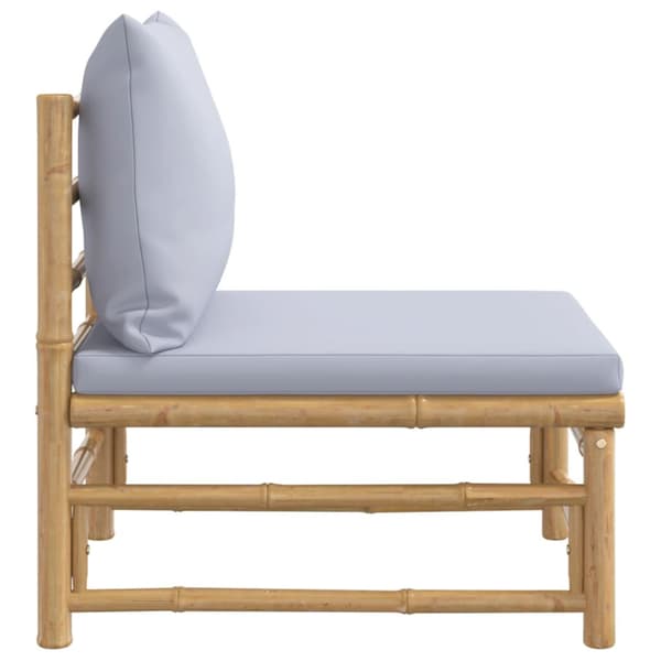 Soffa mittdel med ljusgråa dynor bambu