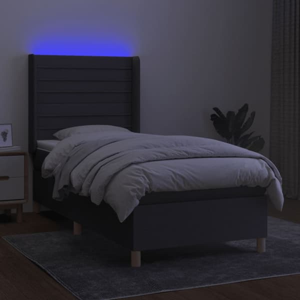 Ramsäng med madrass & LED mörkgrå 90x200 cm tyg