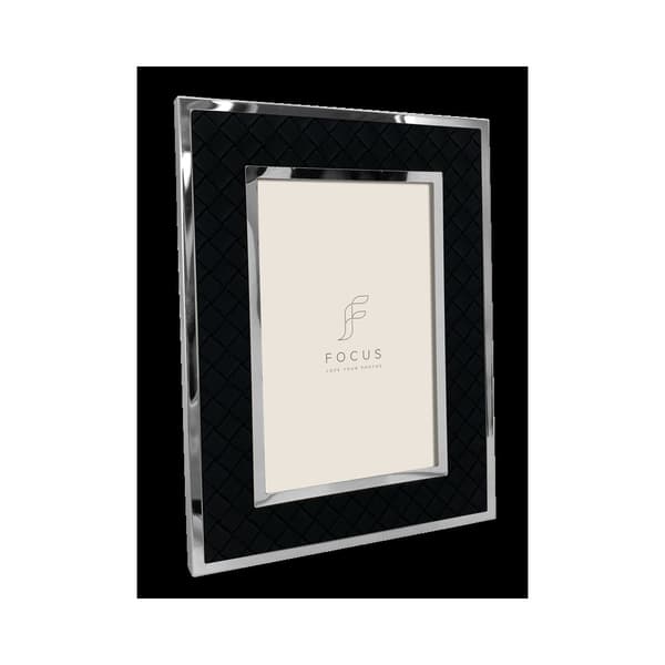 Focus Camellia Black 10x15
