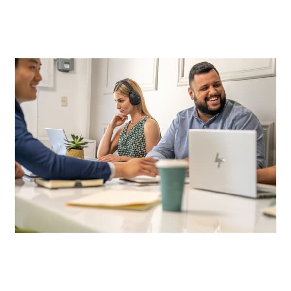 HP Poly Voyager Surround 80 UC - headset - USB-C via Bluetooth-adapter