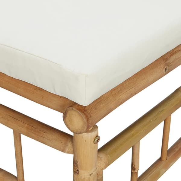 Soffa mittdel med gräddvita dynor bambu