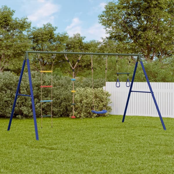 Gungställning med gunga, trapets, stege, klätterrep