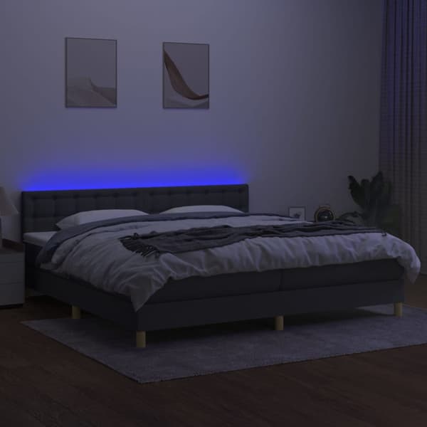 Ramsäng med madrass & LED mörkgrå 200x200 cm tyg