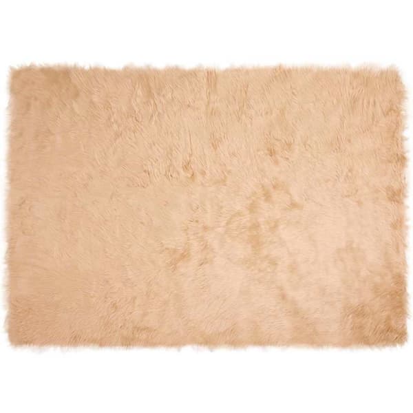 Fuskfäll matta TAFALLA Beige 140 x 200 cm Polyester