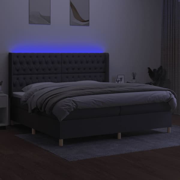 Ramsäng med madrass & LED mörkgrå 200x200 cm tyg