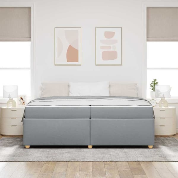 Sängram med madrass Ljusgrå 200 x 200 cm tyg