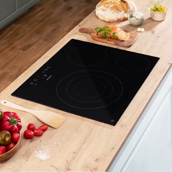 Cecotec 3-burner glass-ceramic hob, 9 levels, maximum power, 5700 W and touch control.