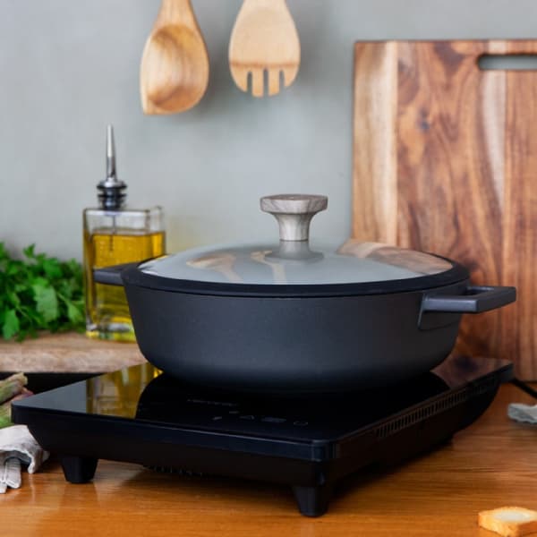 Cecotec Digital induction hob with safety glass, touch control and 24-hour programmable. Black colour.
