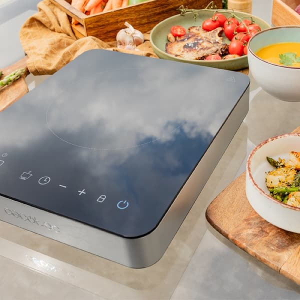 Cecotec Digital induction hob with safety glass, touch control and programmable.