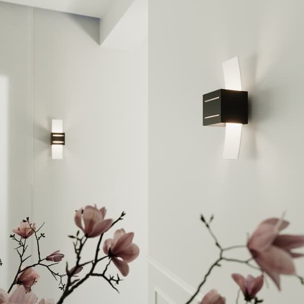 Vägglampa LORETO svart