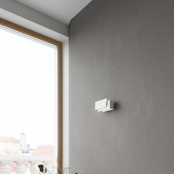 Vägglampa PIEGARE