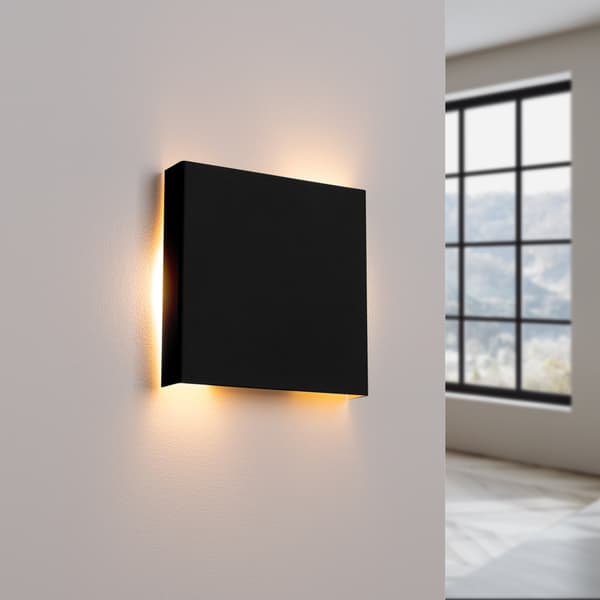 Vägglampa VANTA svart