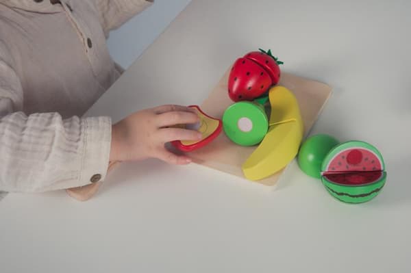 Frukt och grönsaker i trä 8 delar