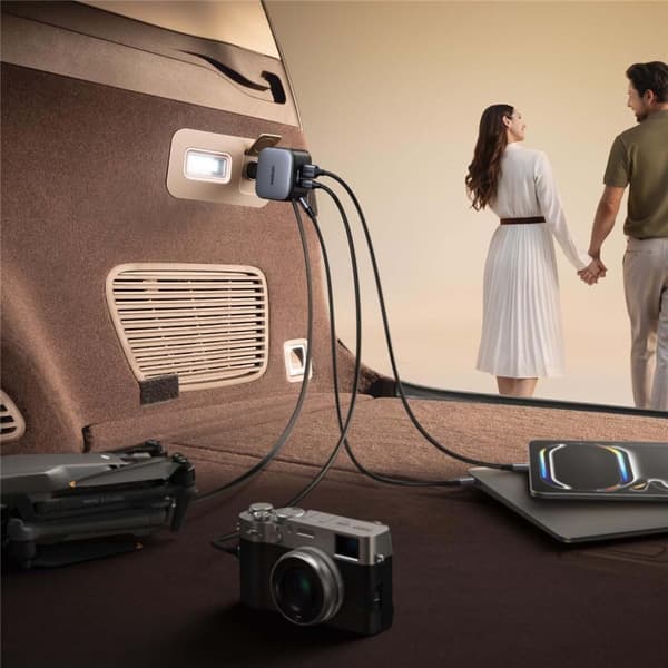 UGREEN 100 W hurtiglader til bil (USB-A + 2 USB-C-porter) med uttrekkbar 60 W USB-C-kabel