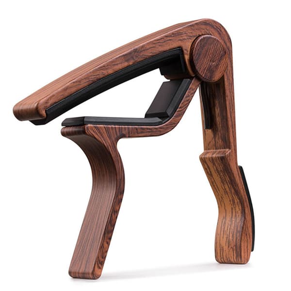 Mörk gitarr-capo för akustisk gitarr, ukulele, elgitarr, bas med träfärgade plektrum