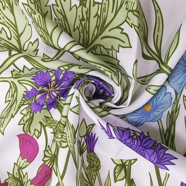 Bruseforhæng med vilde blomster og planter, badeværelsesindretning,