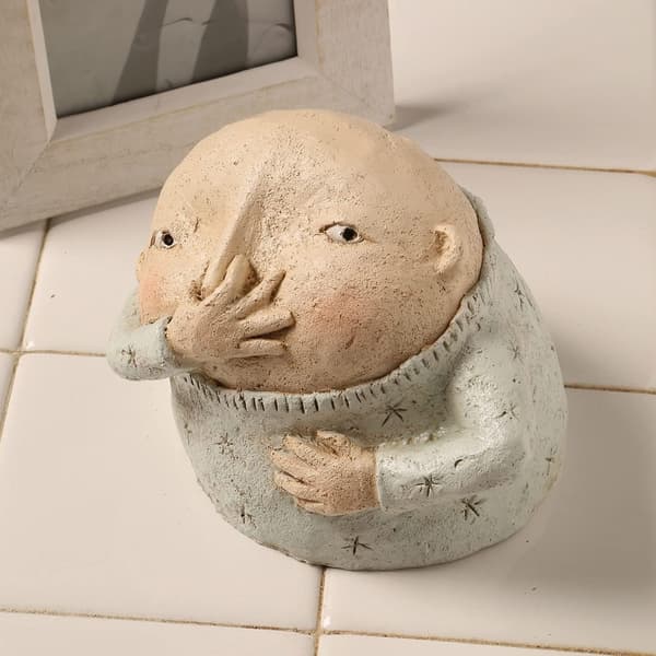 Dreng med næseskulptur, primitiv kitschfigur til badeværelset