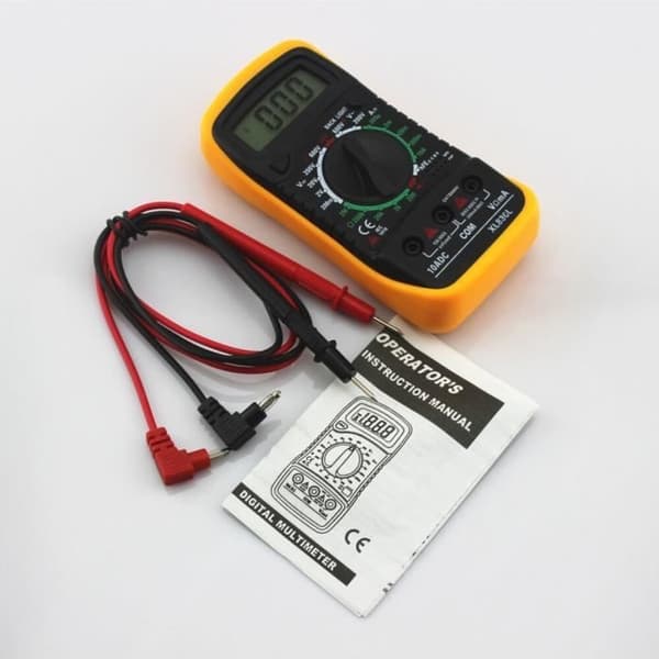 XL-830L Digitalt Voltmeter Amperemeter Ohmmeter Multimeter Volt AC DC Tester