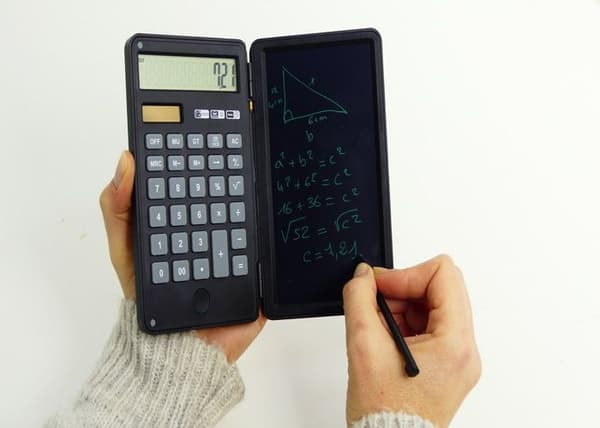 Miniräknare med Magic Slate - Genius Ideas - 12-siffrig display - Solcellsdriven - Kompakt och lätt