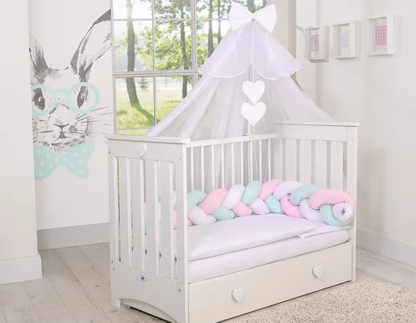 Flätat skydd till spädbarnssäng vit rosa mint 180 cm