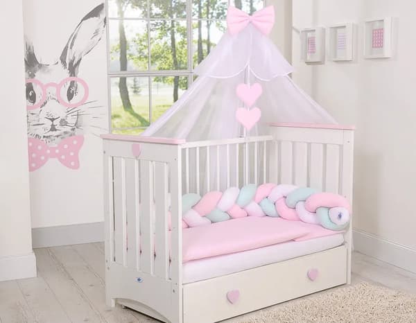 Flätat skydd till spädbarnssäng vit rosa mint 180 cm