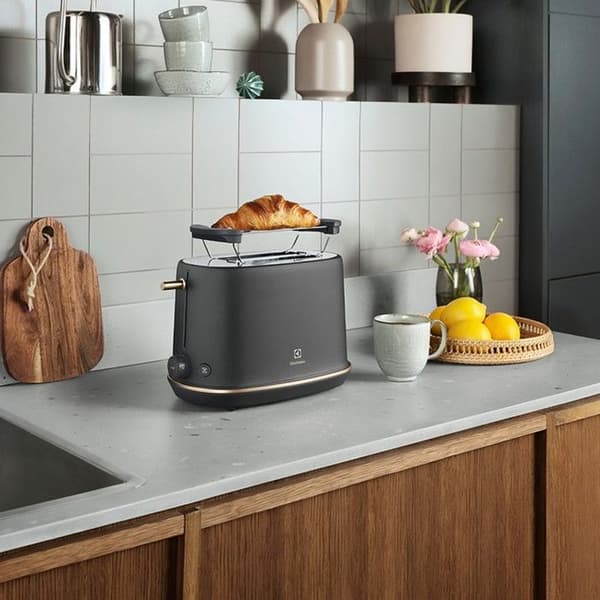 Brødrister - ELECTROLUX - E7T1-6BP - Sort - Moderne design - Kompakt og effektiv